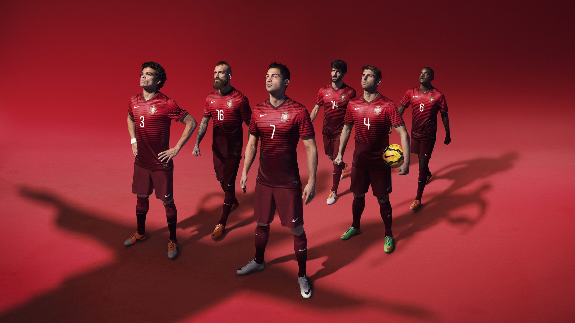 后备实力主要来自国内冠军俱乐部 Staouéli FT，冠军后卫