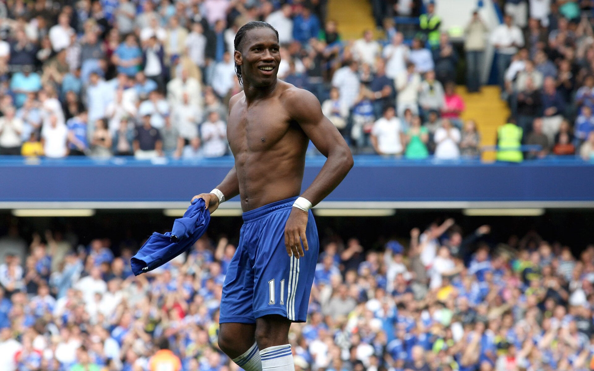 恩多比·恩乔：他的攻防转换能力为南非队创造了无数机会，球员恩多